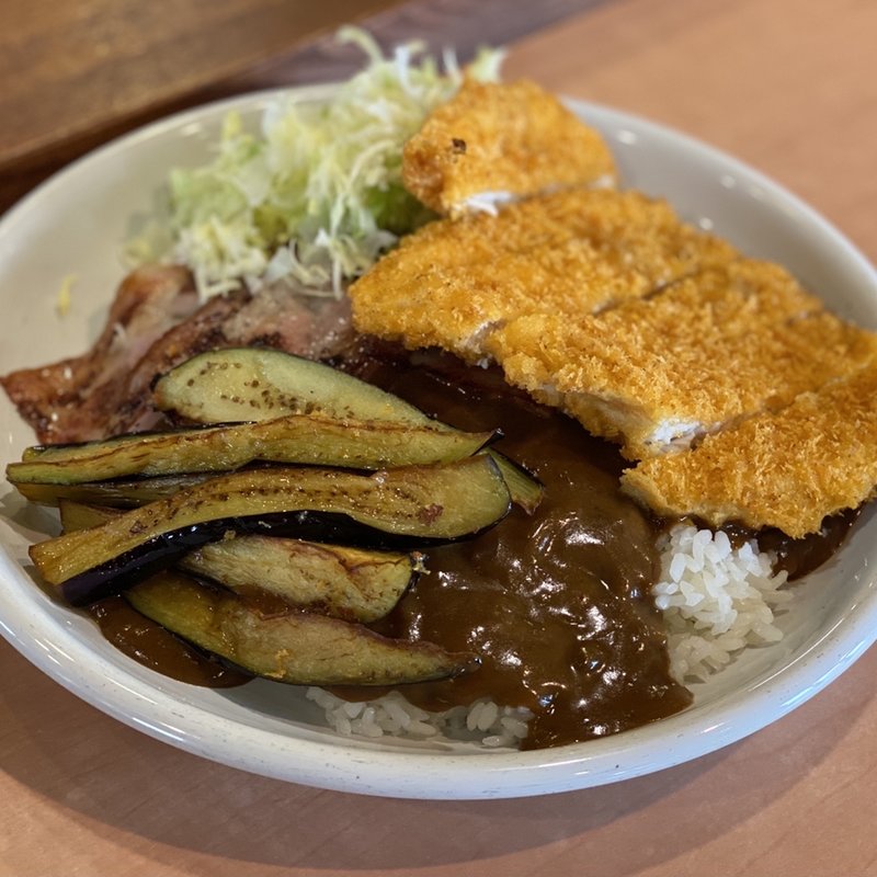 茄子カレー ジャンボチキンカツ、ベーコントッピング(ターバンカレー 須坂インター店 )