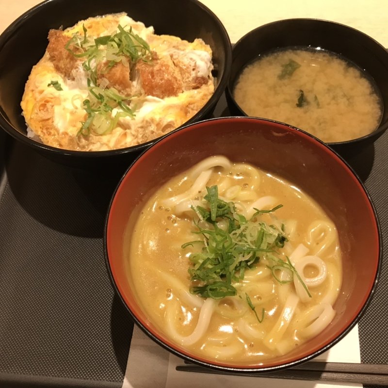 ささみ朝カツ丼にカレークリームうどん小(松のや 石神井公園店)