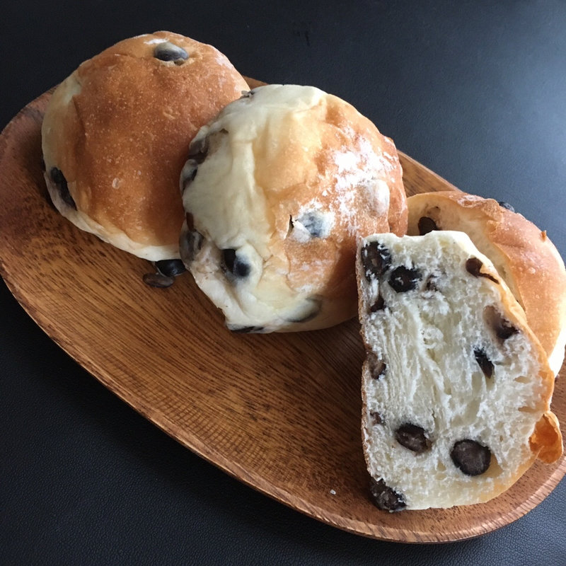 豆パン(小麦と酵母 満 ecute品川店 （コムギトコウボ ミツル）)