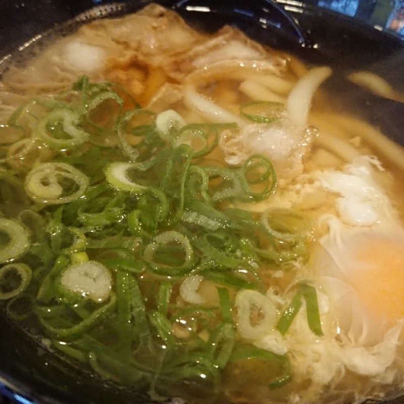 かすまるうどん(屋台風 かすうどん)