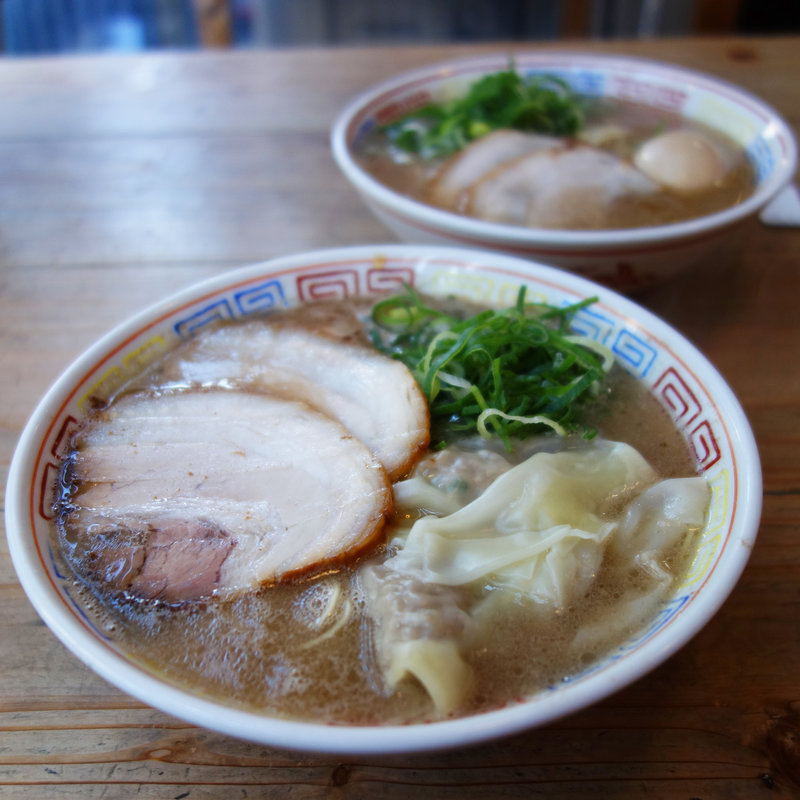 ワンタンメン(博多だるま 総本店)