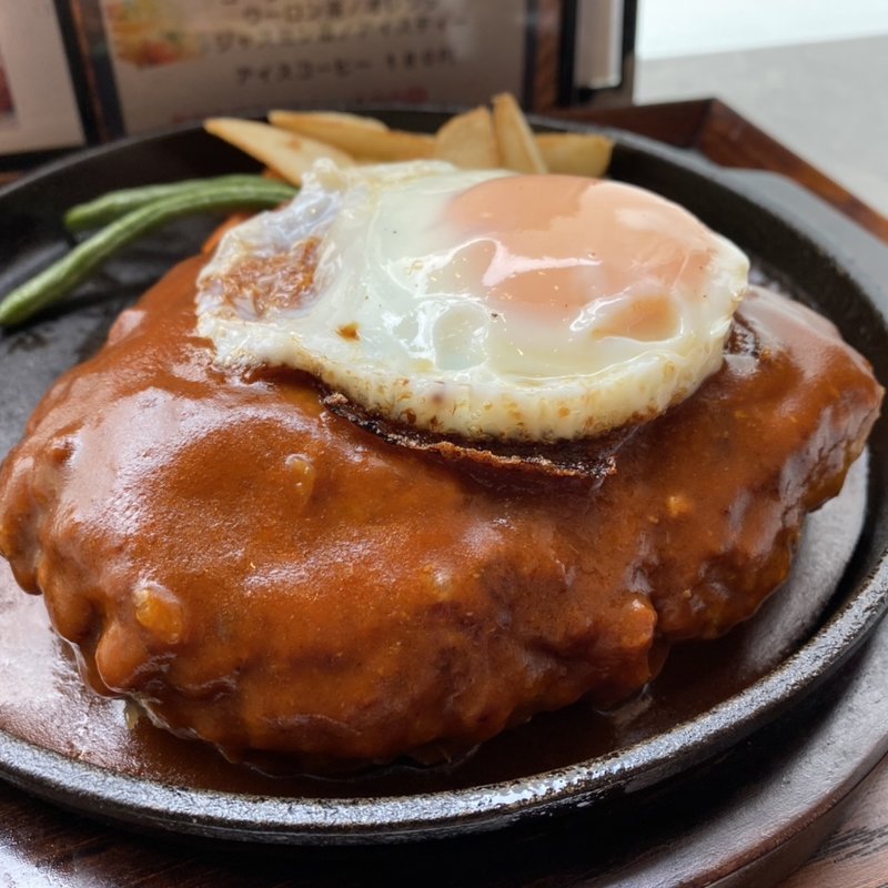 1ポンドハンバーグ(駅前食堂ウエスタン・ジャンゴ)