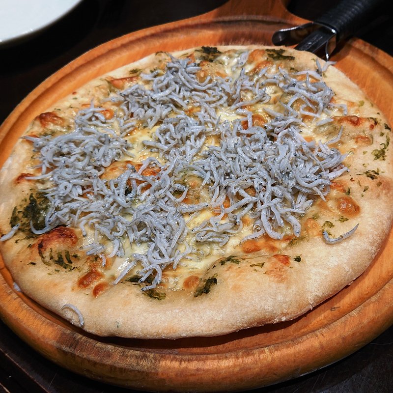 釜揚げしらすと生のりのピザ(茅ヶ崎 海ぶね グランデュオ蒲田店)