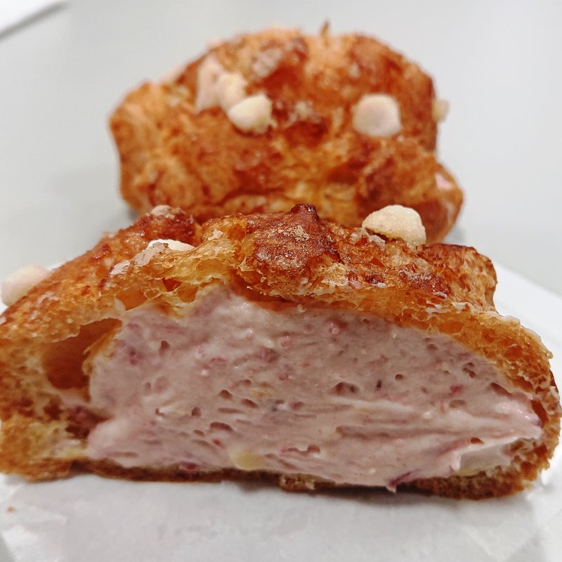 いちごチョコシュー(メープルハウス 八王子中央店)