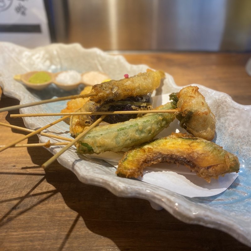 天ぷら串盛り合わせ5種(小エビ、ししゃも、キス、ナス、かぼちゃ、オクラ)(海鮮酒場 UROKO)