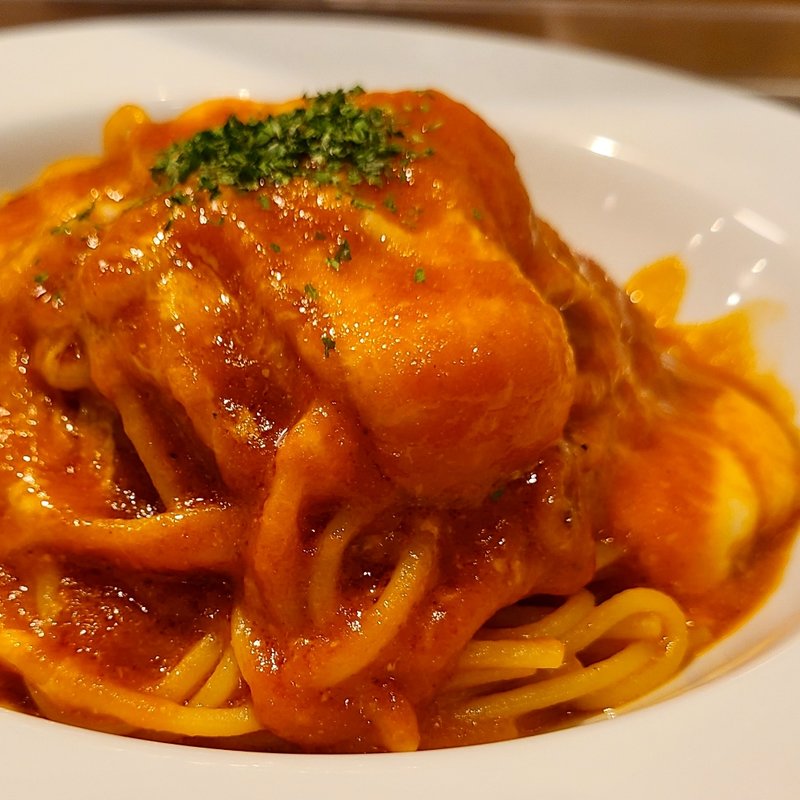 とろけるチーズのピリ辛トマトソース(めがね食堂)