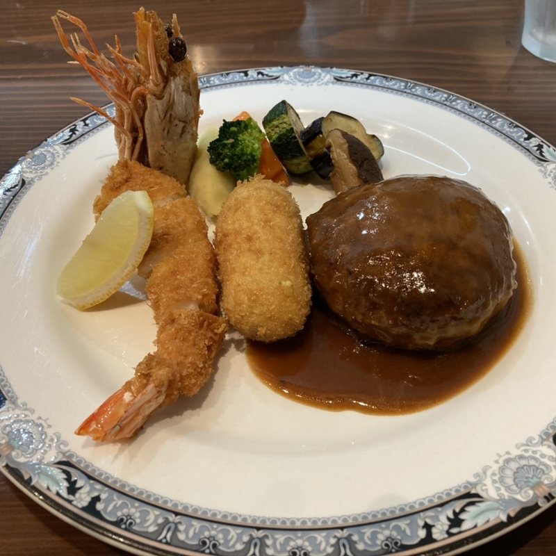 帆立とエビのクリームコロッケ(カレー風味)とハンバーグの盛り合わせ定食(洋食屋 ふじ家)