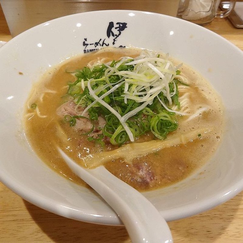 超贅沢な鶏白湯ラーメン(らーめん伊藝 玉出店)