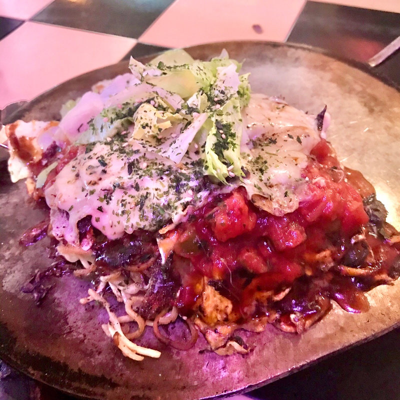 メキシカン焼き(レタス、サルサソース、チーズ)(お好み焼き Que 西条店 （Q）)