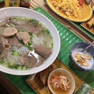 牛肉フォーセット(HOANG THOM ベトナム料理店)