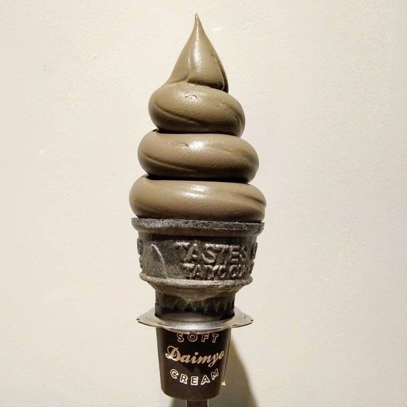 ブラックココアソフトクリーム(大名ソフトクリーム 自由が丘店)