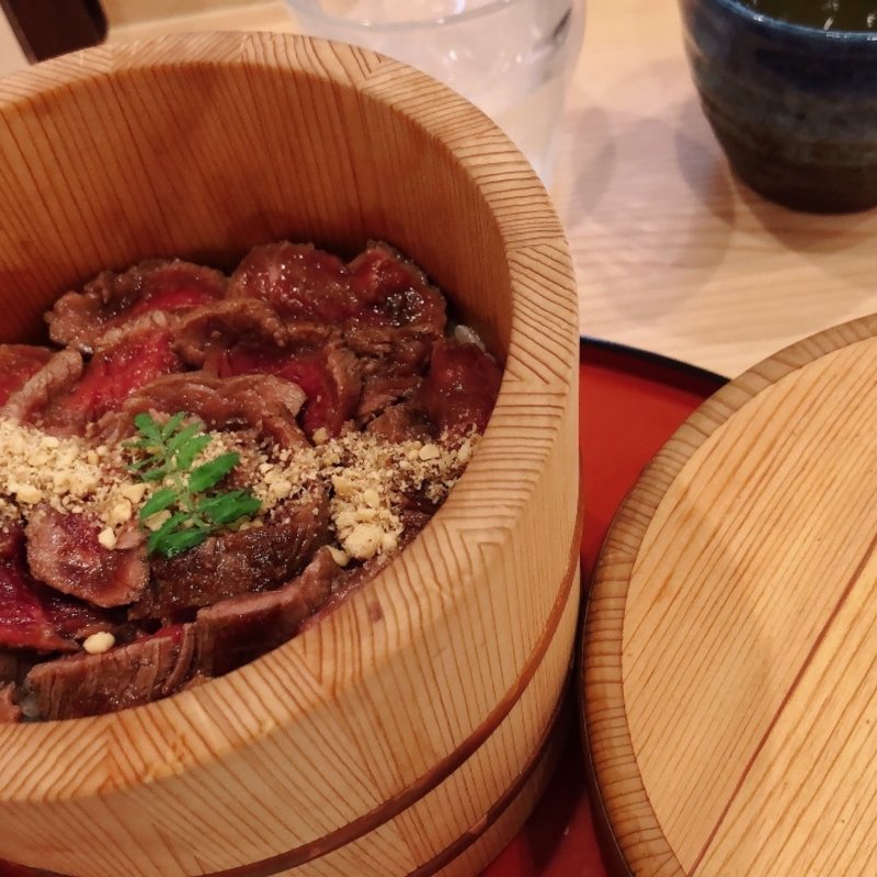 高い方の牛肉重(京都　牛光)