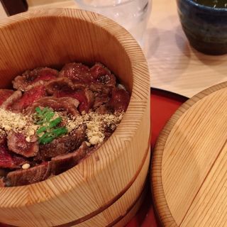 高い方の牛肉重(京都　牛光)
