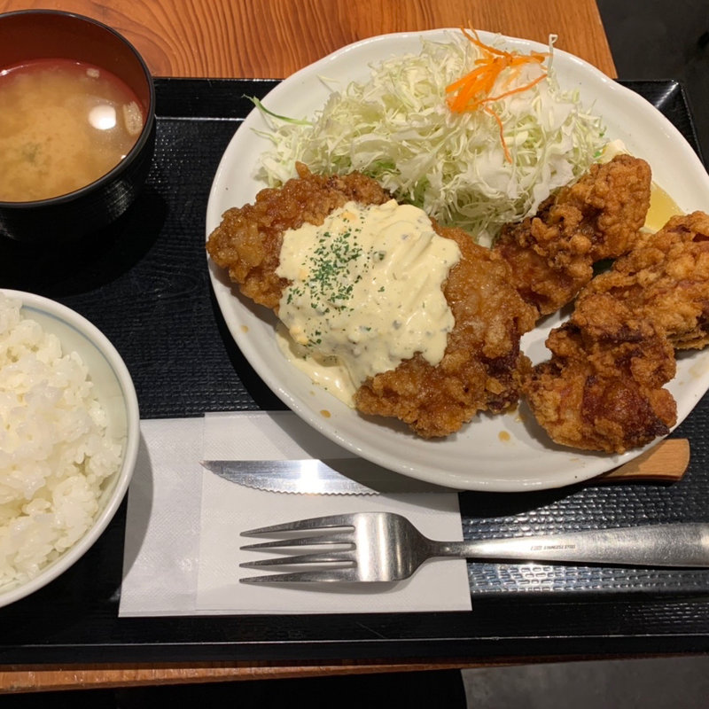 ハーフ&ハーフ定食(唐揚げ食堂 ごいち )