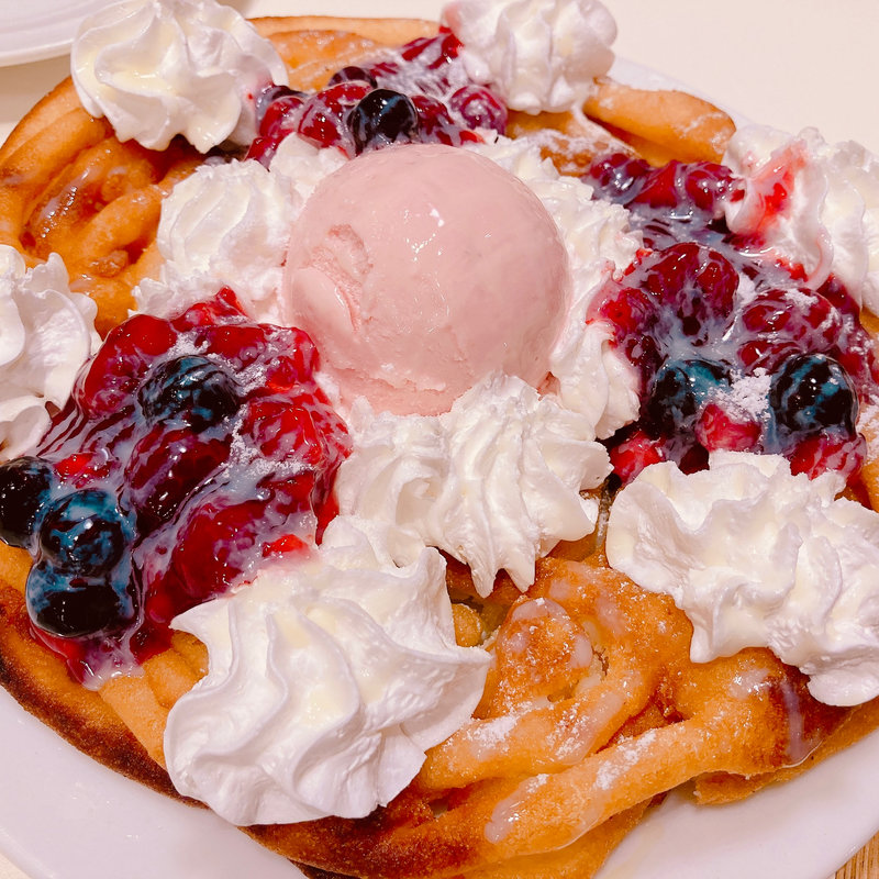 ストロベリーファンネルケーキ(ABC canteen ルミネエスト新宿店)