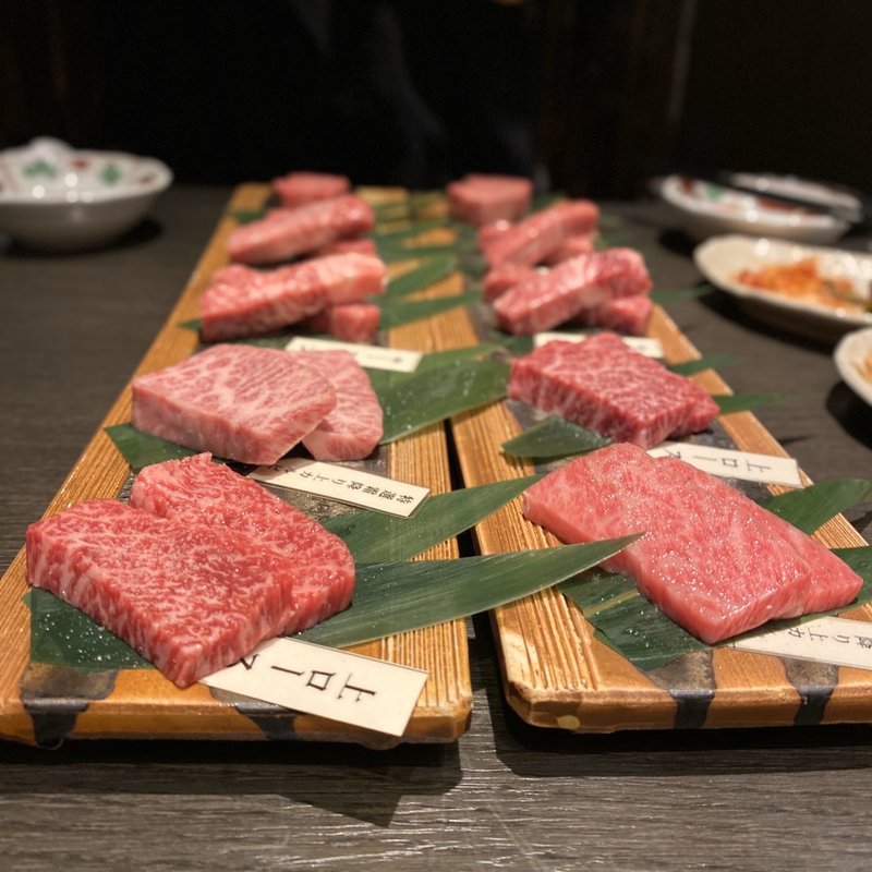 特選五種盛り(ヒレ、ミスジ、サーロイン、上ロース、特選霜降り上カルビ)(焼肉 味樹園)