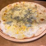 ピッツァクワトロフォルマッジ(ジョリーパスタ 須磨店)