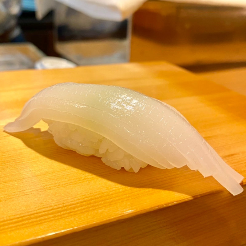 いか（にぎり）(寿司居酒屋 ゲゲゲの三丁目)