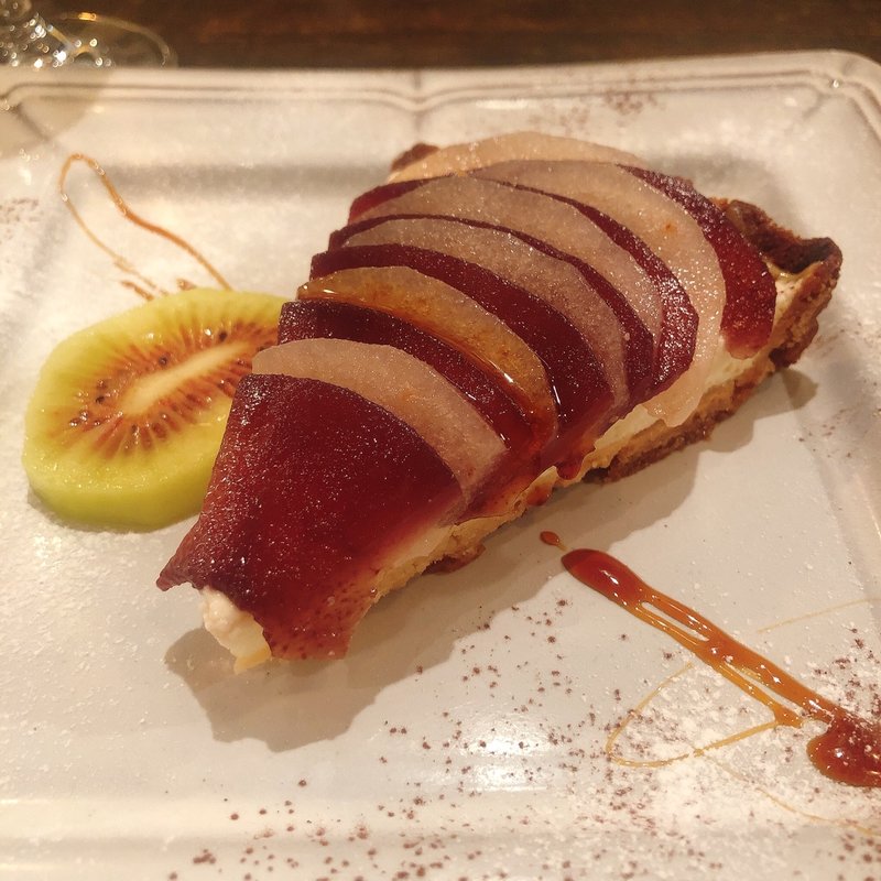 梨のタルト(TRUNK)