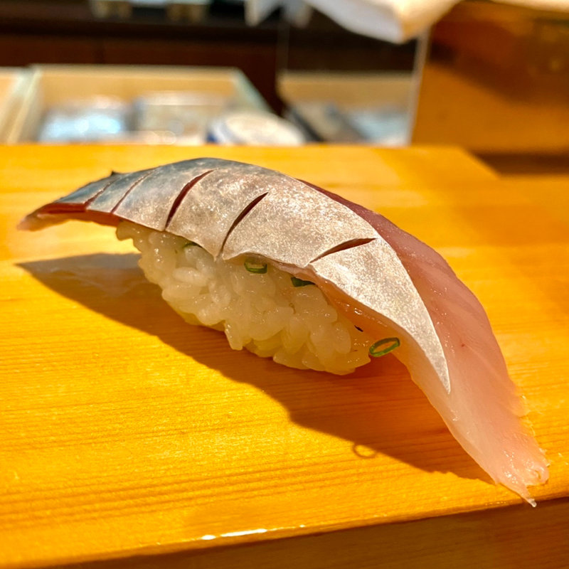 鯖（にぎり）(寿司居酒屋 ゲゲゲの三丁目)