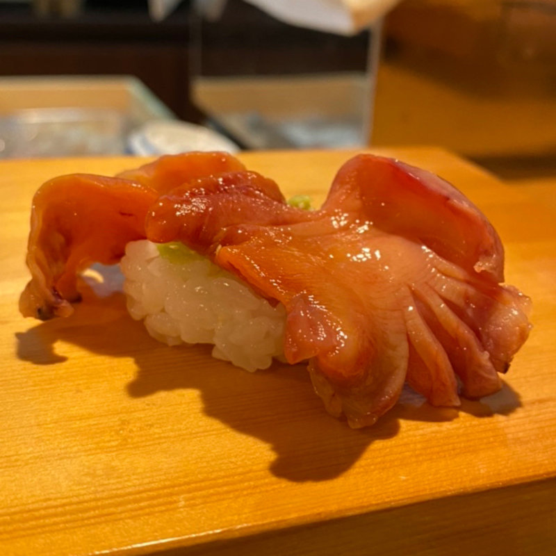 赤貝（にぎり）(寿司居酒屋 ゲゲゲの三丁目)