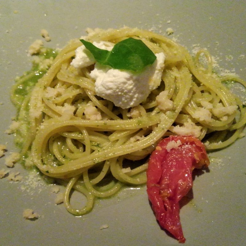 マカダミアナッツのパスタジェノヴェーゼ リコッタチーズのせ(Ginger's Beach - ジンジャーズビーチ横浜)