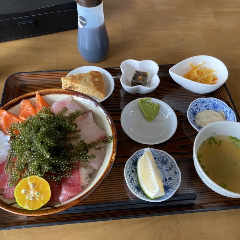 海鮮丼(しらさ )