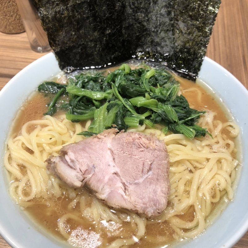 ラーメン中(横浜ラーメン 渡来武 総本店)