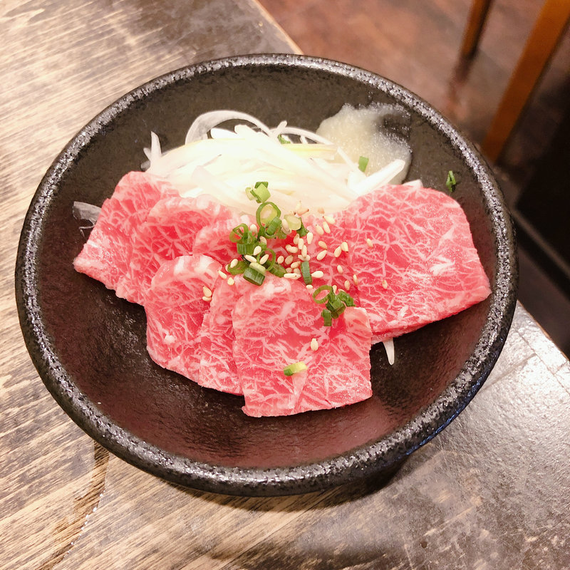 馬刺し(もつしげ 野毛小路 )