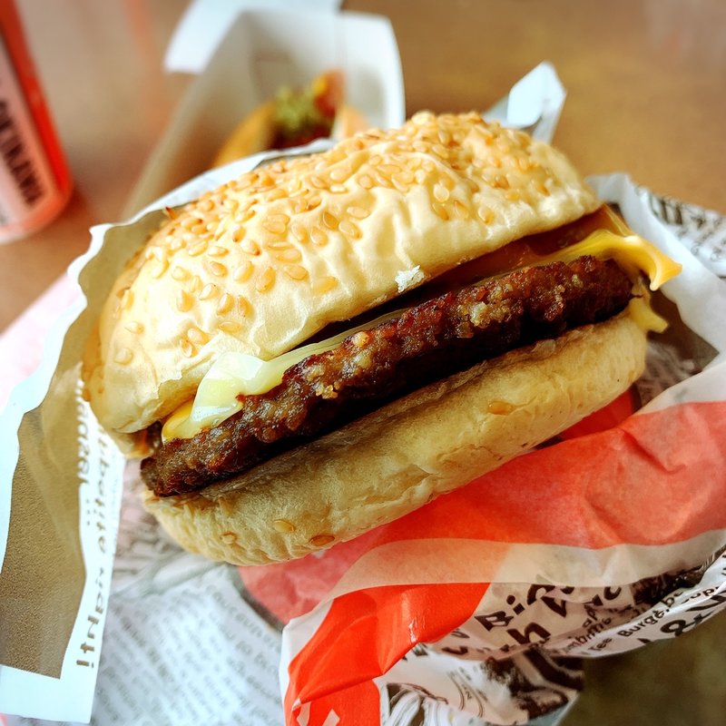 ダブル・メルティ(A&W 那覇空港店)