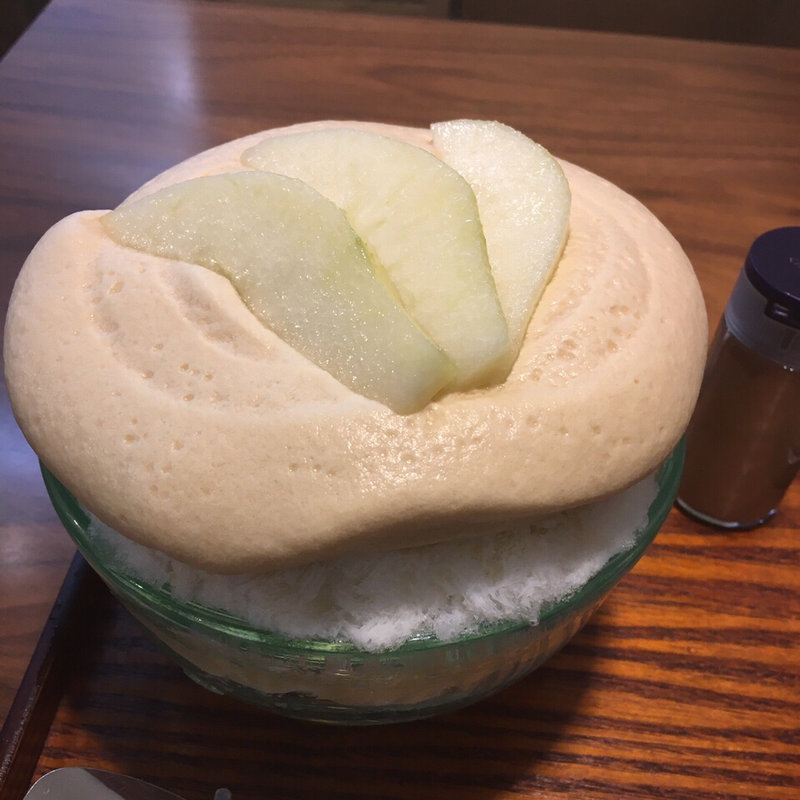 ラ・フランスに紅茶のエスプーマ(みこや)