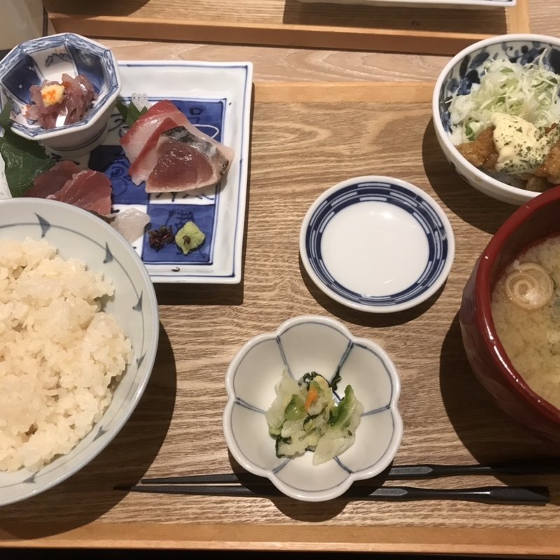 (酒場　東京コトブキ)