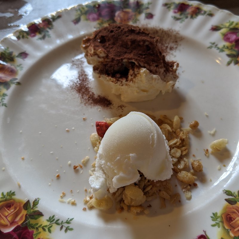 自家製ティラミス、塩ミルクアイス(アル・ケッチァーノ （Al che-cciano）)