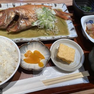 金目鯛煮付定食(横浜魚金)