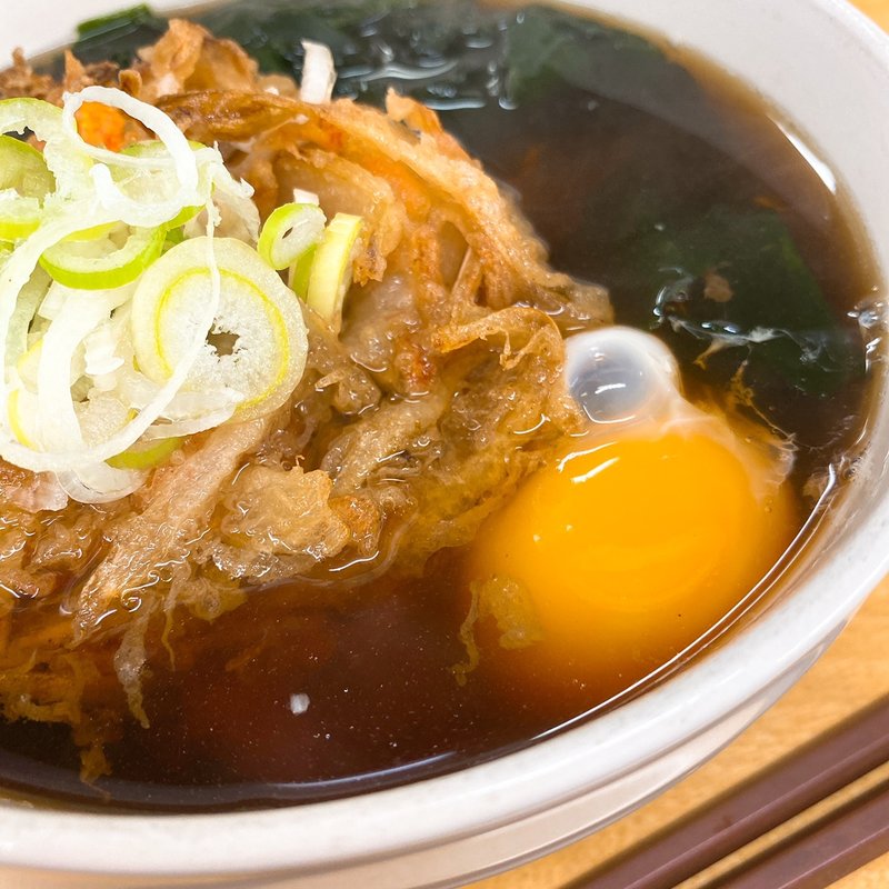 かけそば＋かき揚げ＋生卵(ミスジ )