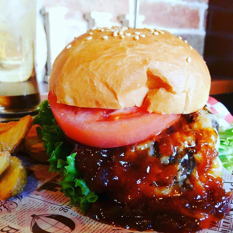 'olu'oluチーズバーガー(Bistro 'olu'olu（ビストロオルオル）)