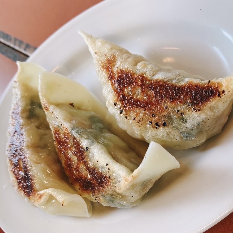 半餃子(草むら)