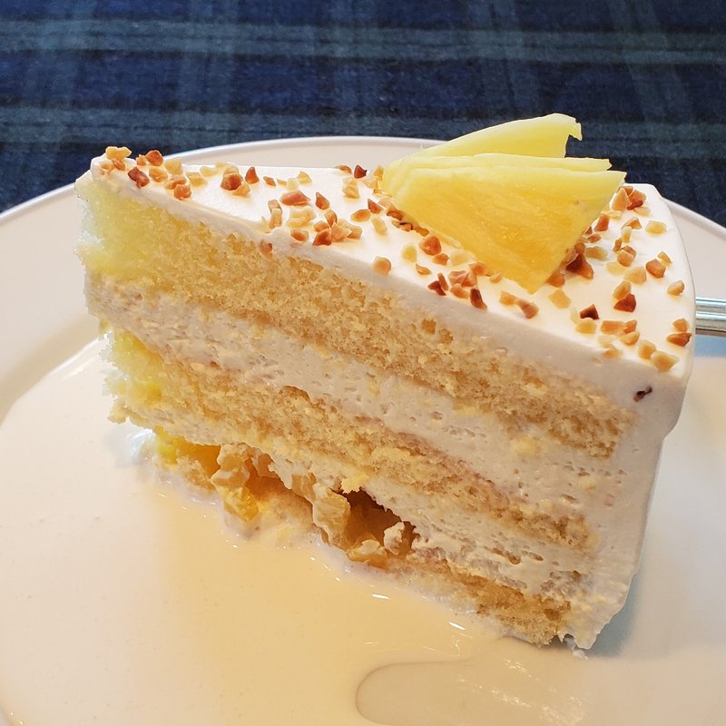 フレッシュパイナップルケーキ(ペーパームーン)