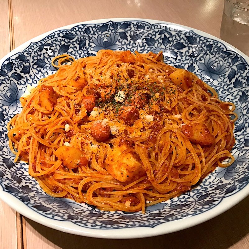 粗挽きソーセージとじゃがいものミートソーススパゲッティ(神戸パスタ LABI1 日本総本店 池袋(ヤマダ電機) 7階)