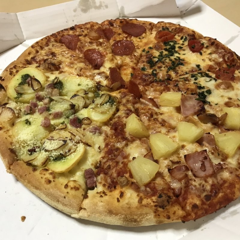 クワトロ・ハッピー(ドミノ・ピザ石神井公園店)