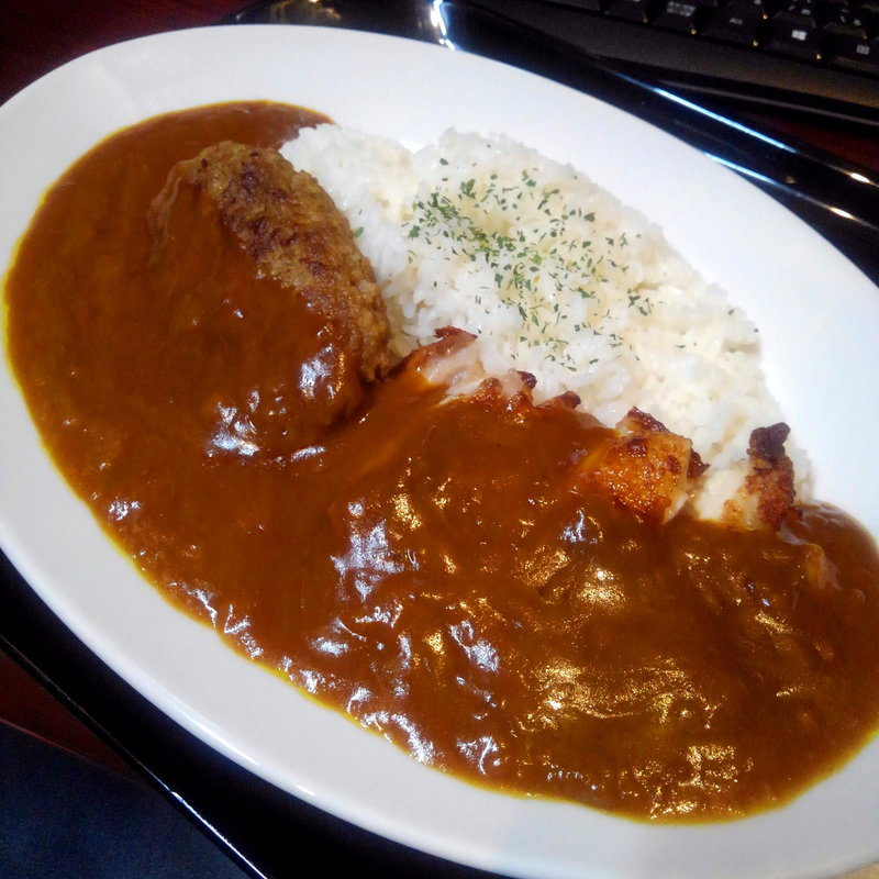 ハンバーグ＆チキンステーキカレー(快活CLUB 水沢店)
