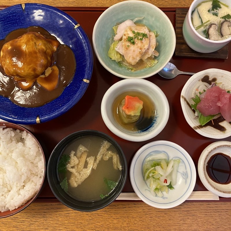 チーズのせハンバーグ　赤味噌ソース膳(日本料理 季粋)