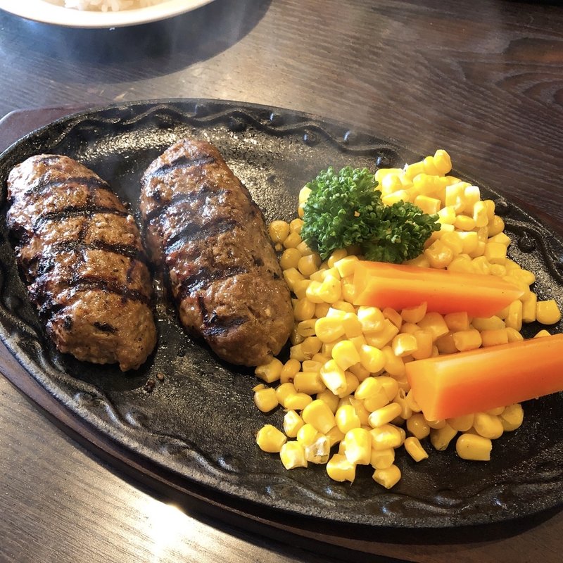 国産100%オールビーフハンバーグ180g(STEAK HOUSE TRUMP)
