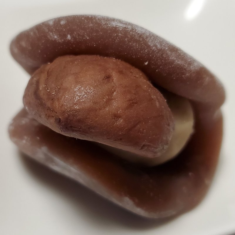 モンブラン大福(富士菓匠 金多留満 本店 )