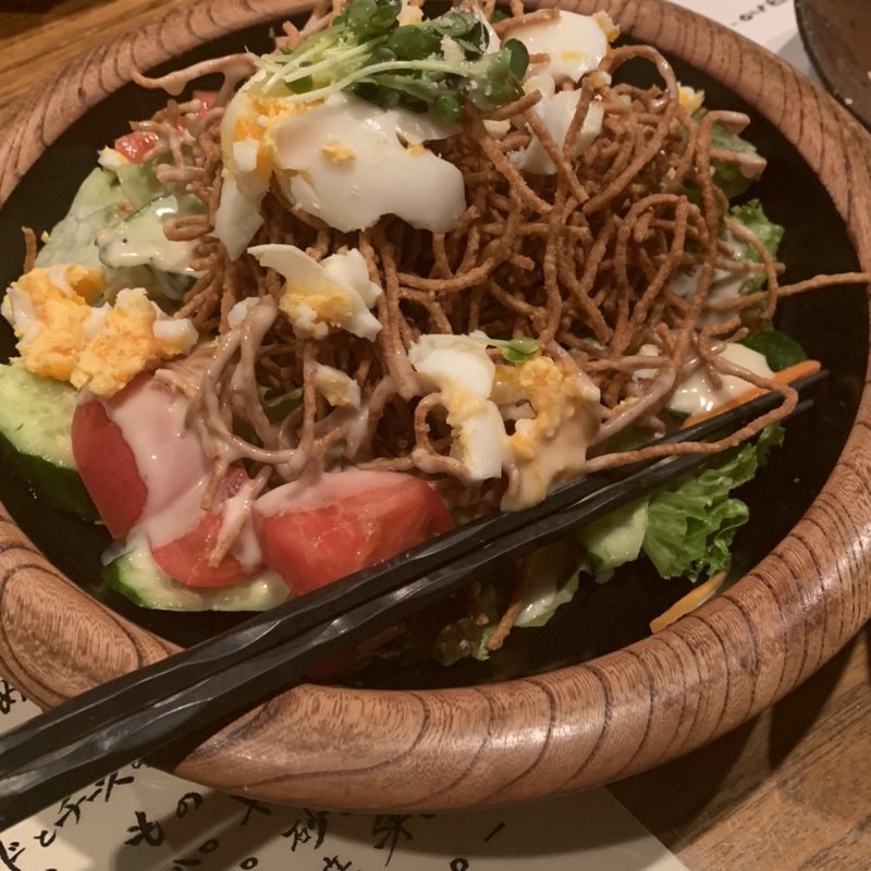 揚げそばシーザーサラダ(古窯庵)