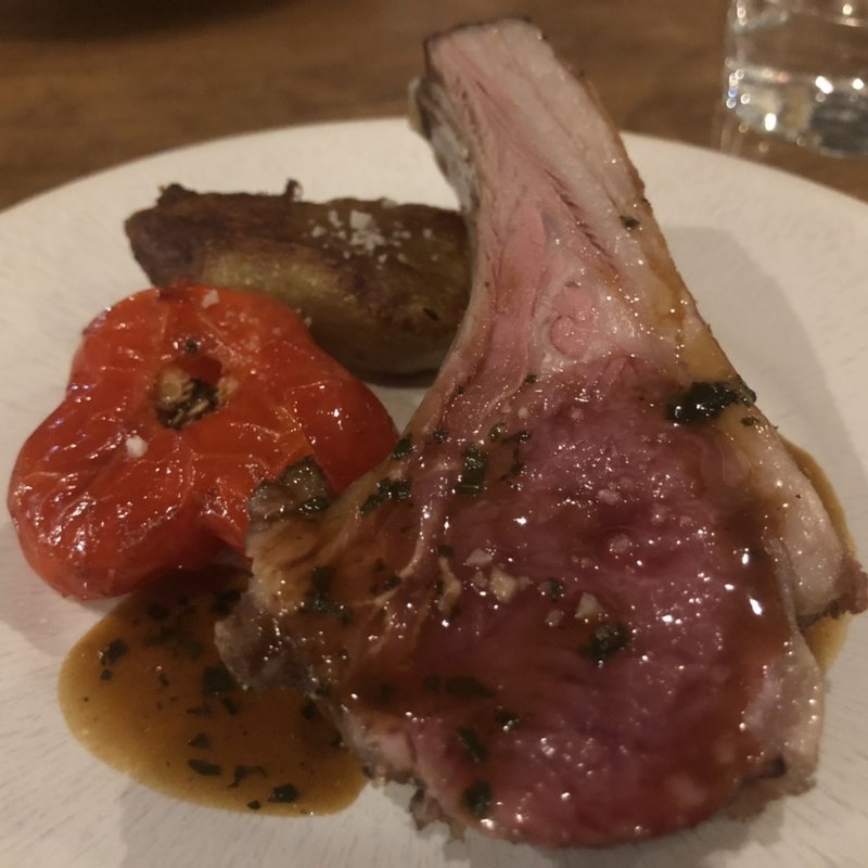 仔羊背肉ロースト　4種香草ソース(Vin et cuisine ヒヒヒ)