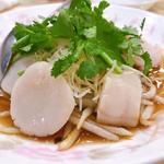  ホタテと丹沢もやしの湯引き 特製ネギ油ソースがけ