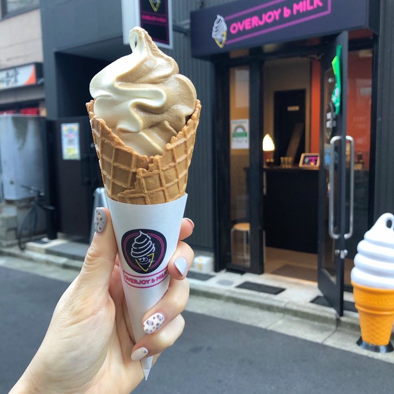 コーヒー×北海道ミルク　ミックスソフトクリーム(オーバージョイミルク OVERJOY b MILK)