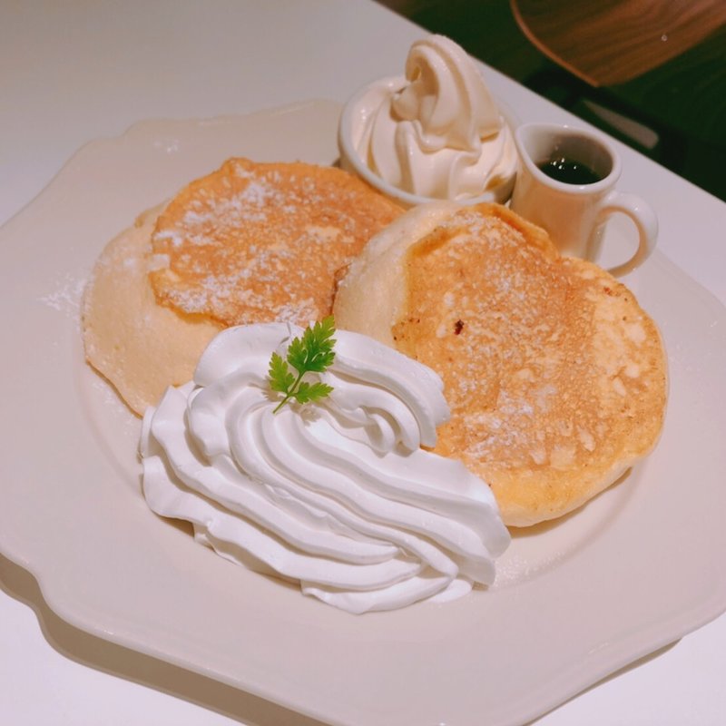 メープルクリームチーズスフレパンケーキ　生乳プレミアソフトクリーム付き(千成屋珈琲ラゾーナ川崎プラザ)