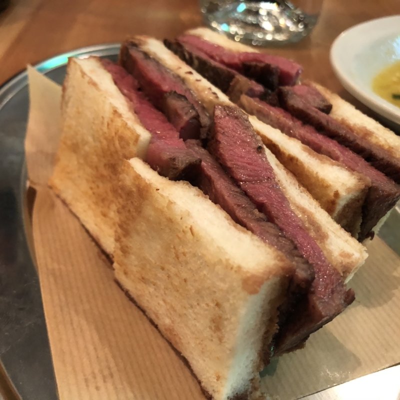 宇田川ステーキサンド(CHOWCHOW)